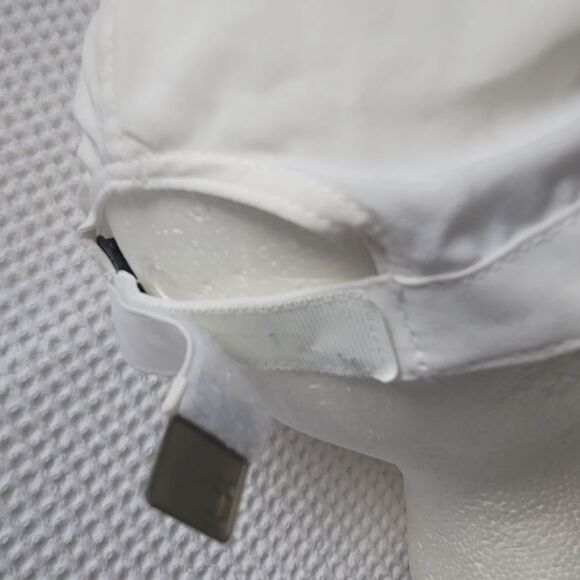 CLEARANCE !!!💥Under Armour Womens White Activewear hat - Picture 5 of 7